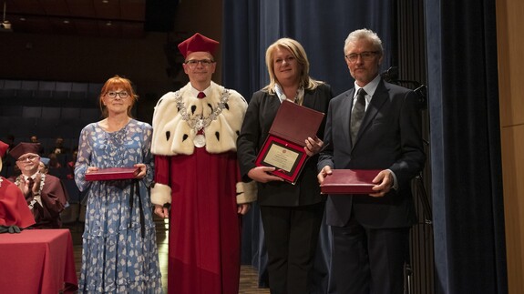 Profesor Emilia Brzosko z tytułem "Zasłużony dla Uniwersytetu"