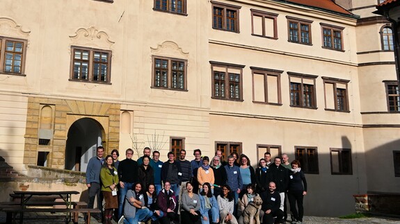 Zdjęcie grupowe uczestników konferencji